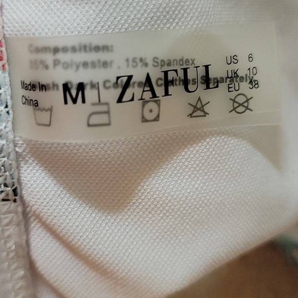 Bikini - Picture 3 of 4